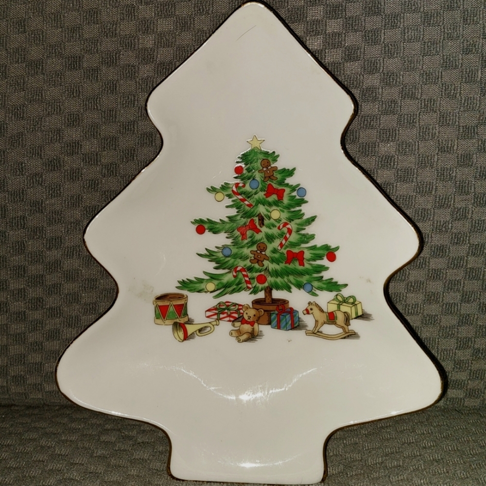Shibata Fine Porcelain Chrisymas Tree Shaped Candy / Nuts / Trinket Dish C.1957?